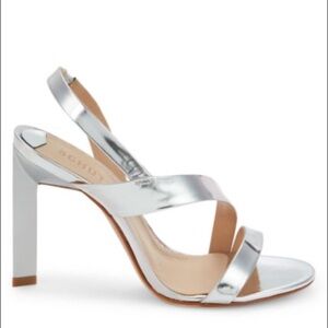NEW WITHOUT BOX SCHUTZ
Dannie Metallic Patent Leather Sandals